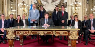 El Gobierno presentó ante la justicia el informe para justificar la reforma laboral vía DNU