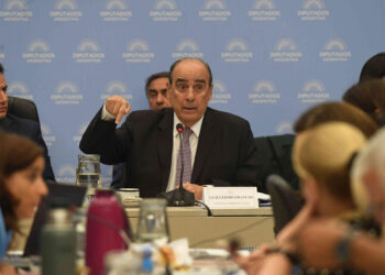 Francos admitió «errores» en la confección de la Ley ómnibus: «Van a ser modificados»