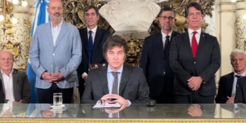Gobierno envió el mega DNU de Javier Milei para que lo trate el Congreso