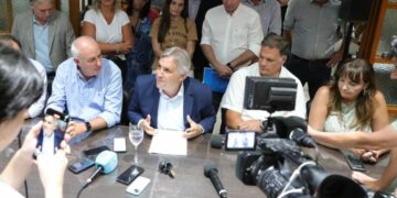 Llaryora se reunió con sectores del agro y reafirmó el rechazo al aumento de retenciones