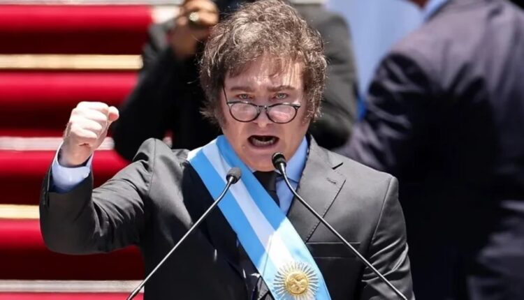 Una encuesta advirtió por la caída de imagen del Gobierno