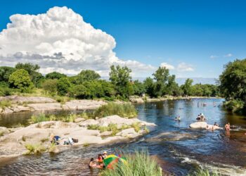 Turismo en Córdoba: la Provincia destacó picos de ocupación en Miramar, San Javier y Yacanto