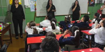 Escuelas de Córdoba incorporan lengua de señas a los contenidos curriculares