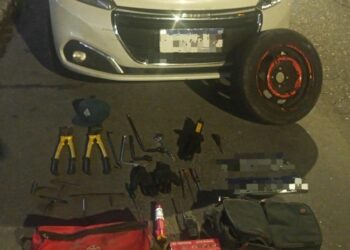 Un joven de 25 años inhibía autos en la Rafael Núñez y fue detenido por la policía