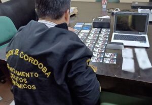 Fraude millonario en Córdoba: clonaban tarjetas y estafaron por más de $ 5.000.000