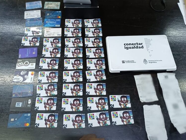 Fraude millonario en Córdoba: clonaban tarjetas y estafaron por más de $ 5.000.000