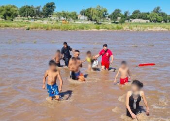 Rescataron en Río Cuarto a seis niños que pedían auxilio desde el cauce crecido