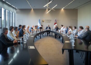 Llaryora sigue en diálogo por los impactos de la Ley ómnibus y se reunió con representantes de ganadería