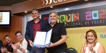 Llaryora en Cosquín: «No vamos a acompañar la derogación de leyes culturales que se debaten en el Congreso»