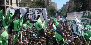 Arrancó el paro de la CGT en Córdoba con una importante concentración en la zona céntrica