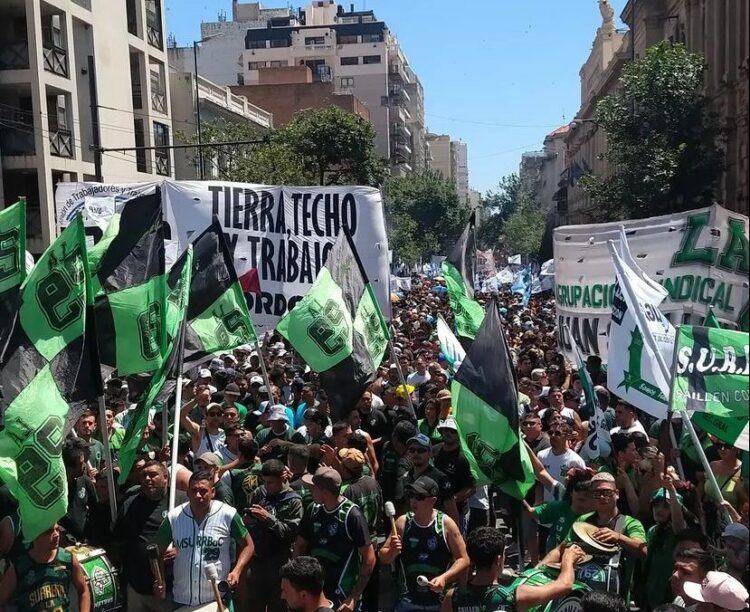 Arrancó el paro de la CGT en Córdoba con una importante concentración en la zona céntrica