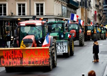 Agricultores no ceden en sus protestas y bloquearán París
