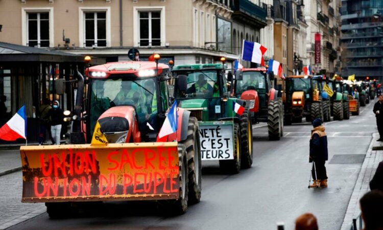 Agricultores no ceden en sus protestas y bloquearán París