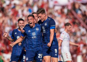 Talleres mostró otra cara  y venció 2 a 1 a Huracán