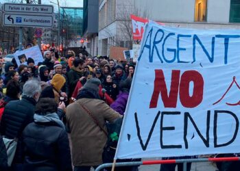 Argentinos marcharon en Europa