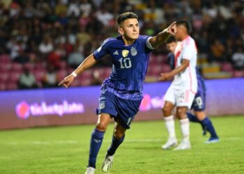 Argentina le ganó a Perú y se afianza en el grupo para la clasificación