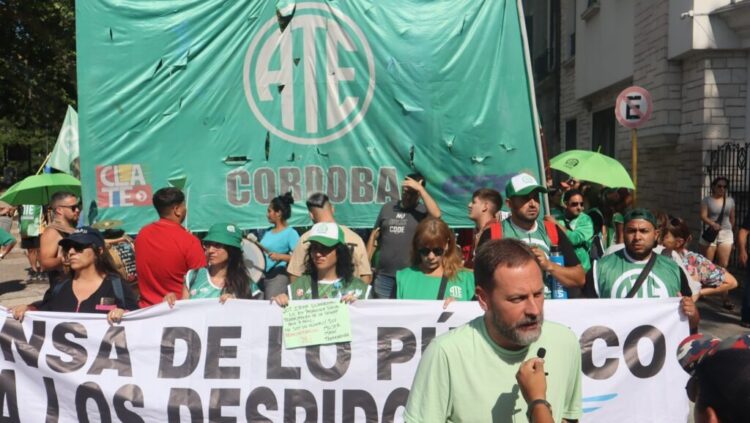 La medida estuvo encabezada por el secretario general Federico Giuliani.