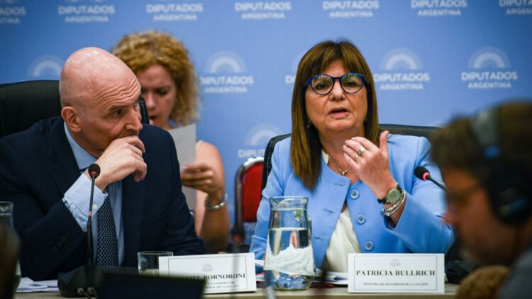 Bullrich aspira a lograr acuerdos en el Congreso con "los bloques que quieren el cambio"