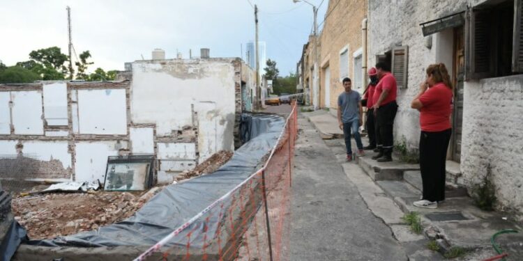 En el pasaje Las Heras se generó otro socavón producto de la tormenta.