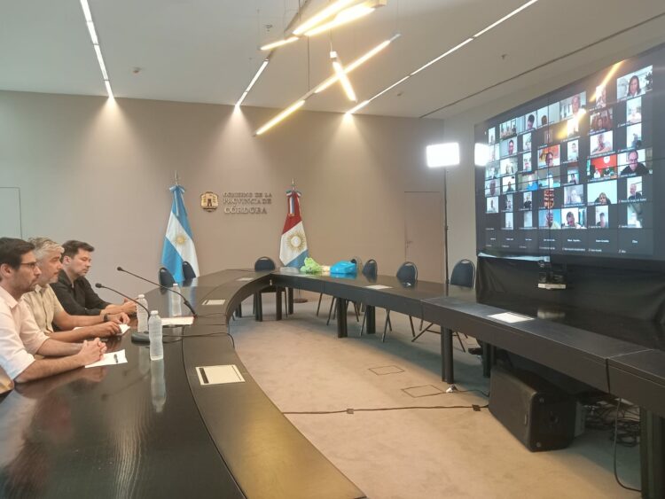 Pieckenstainer se reunió el sábado con las autoridades de los 44 hospitales.
