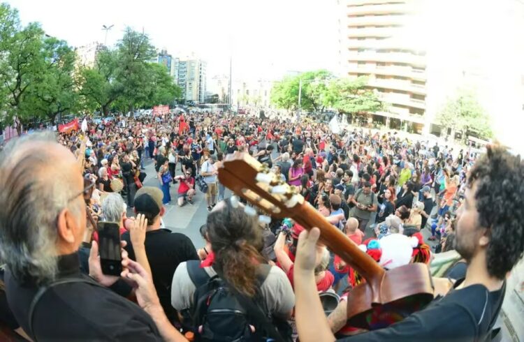 El movimiento “Cordobazo cultural” se manifestó frente al Patio Olmos.