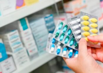 Los precios de los medicamentos aumentaron casi 100 puntos por encima de la inflación en 2023