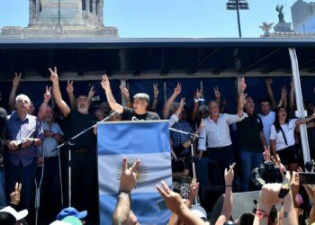 Primer paro y movilización nacional en contra del Gobierno de Javier Milei