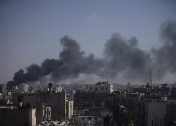 Hezbollah lanza decenas de cohetes a Israel