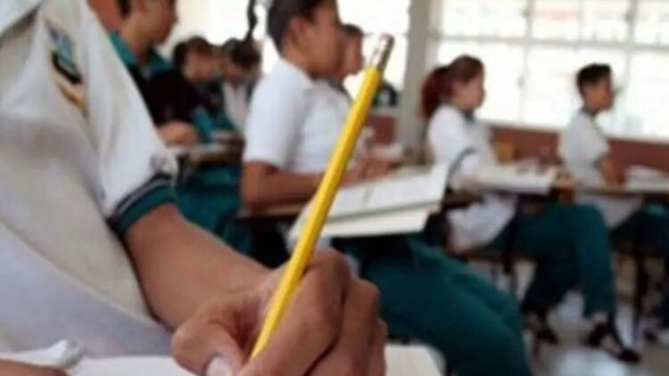 Intentan mitigar los aumentos en las escuelas privadas