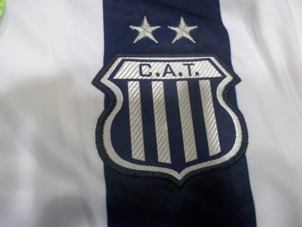 Se conoció la nueva camiseta de Talleres y es furor entre los hinchas: cómo es y cuánto sale