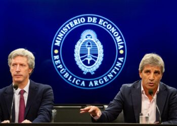 Caputo dijo que si el Congreso no aprueba la ley ómnibus habrá medidas «más duras”