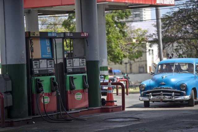 Cuba aumentó un 520% los precios de combustibles