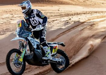 Luciano Benavides da pelea en motos