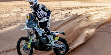 Luciano Benavides da pelea en motos