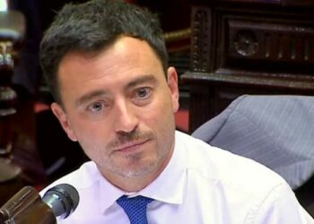 De Loredo aseguró que quieren «darle las herramientas al Gobierno» pero hay «disidencias»