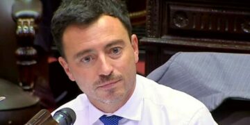 De Loredo aseguró que quieren «darle las herramientas al Gobierno» pero hay «disidencias»