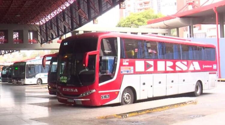 Paro sorpresivo de interurbanos de Ersa dejó a cientos de usuarios varados