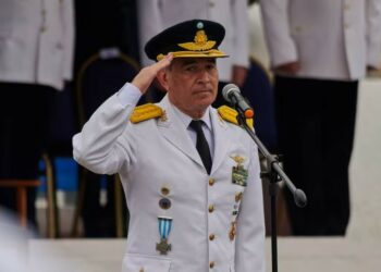 Milei activó el pase a retiro de 22 generales de las FF.AA.