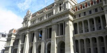 DNU: habilitaron tramitar amparos por separado y Trabajo emitió otra cautelar