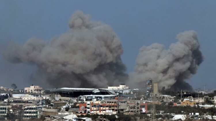 Recrudecen los combates en Gaza tras el anuncio del repliegue israelí