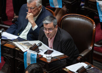 Unión por la Patria le pide al Gobierno que vayan todos los ministros a explicar la Ley ómnibus