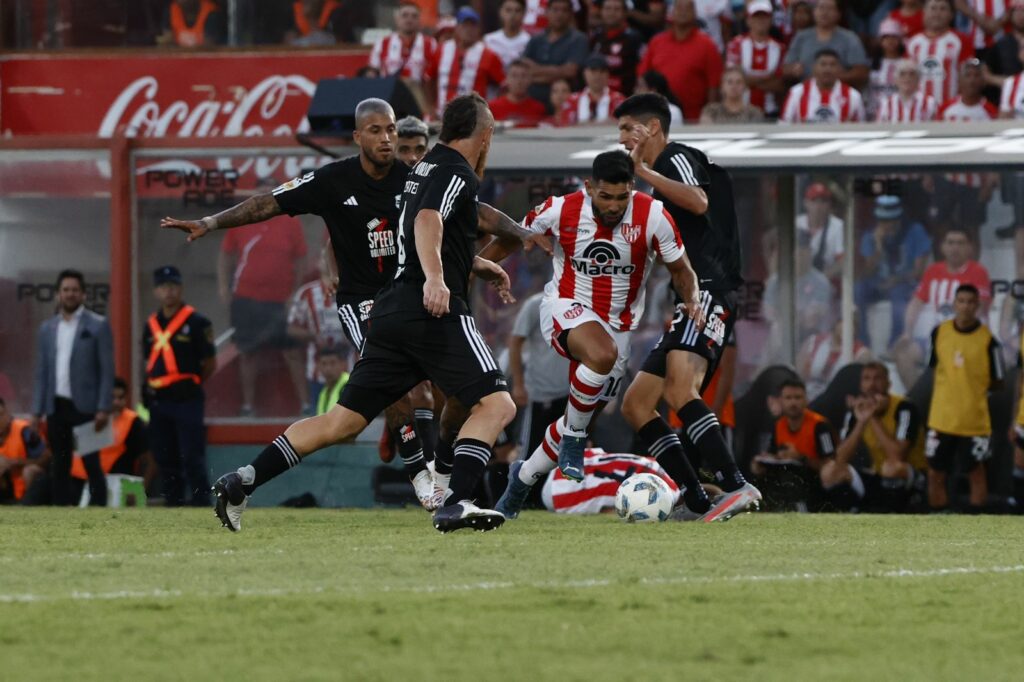 En el debut, Instituto igualó sin goles ante Riestra