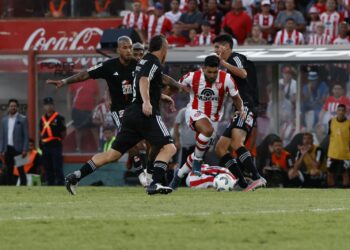 En el debut, Instituto igualó sin goles ante Riestra