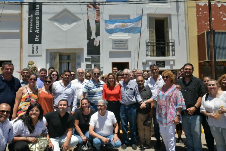 La vicegobernadora Prunotto encabezó un homenaje a Illia