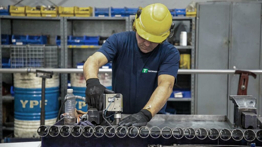 El nivel de actividad de la industria pyme cayó en diciembre 26,9%