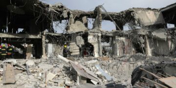 Irán, en medio de tensiones con Irak, Siria y Pakistán
