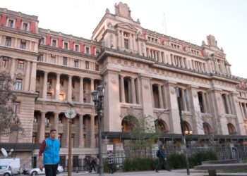 La justicia laboral declaró la invalidez de seis artículos del DNU de Milei