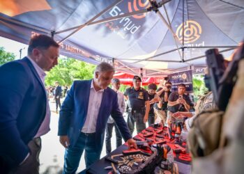 Para Llaryora, Córdoba “pica en punta” con las armas no letales