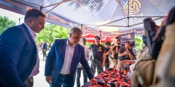 Para Llaryora, Córdoba “pica en punta” con las armas no letales