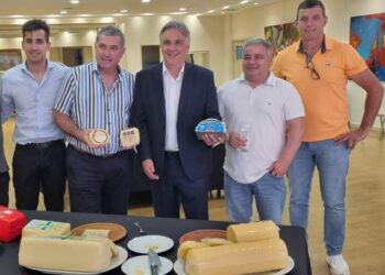 Llaryora tildó de «inacompañable» el esquema de retenciones nacional